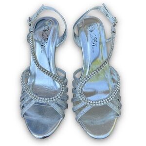 Wild Rose Women’s Silver & Rhinestone Heels Size 7.5